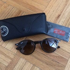 Ray-Ban Round Frame RB2180 Sunglasses